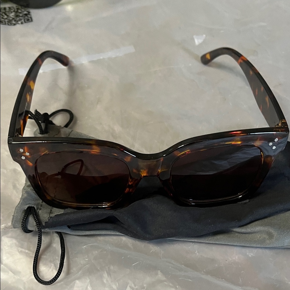 Tortoise Shell Square Sunglasses